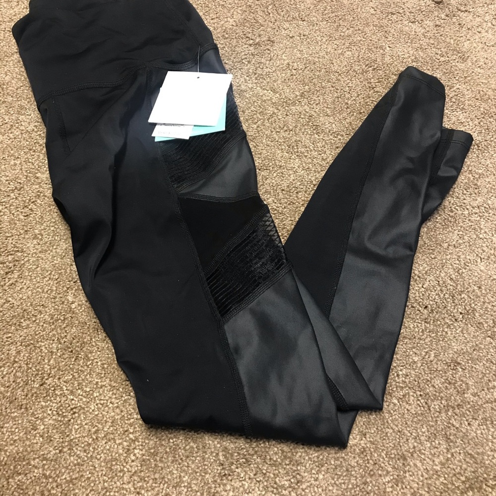 Beyond Yoga black leggings size M